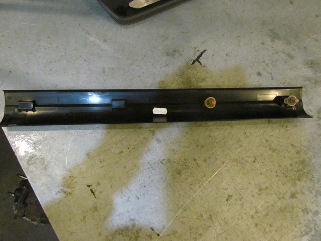 2006 BMW E60 M5 Front LH Driver Door Sill 5147 7025007