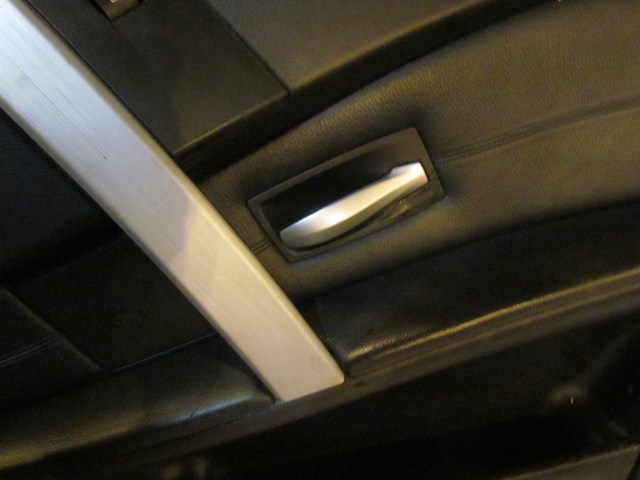 2006 BMW E60 M5 Front RH Passenger Door Panel w/Airbag & Speaker