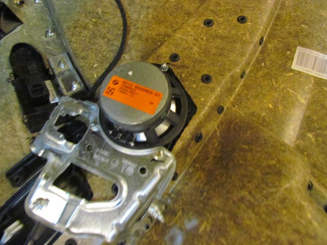 2006 BMW E60 M5 Front RH Passenger Door Panel w/Airbag & Speaker