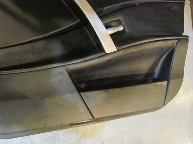 2006 BMW E60 M5 Front RH Passenger Door Panel w/Airbag & Speaker