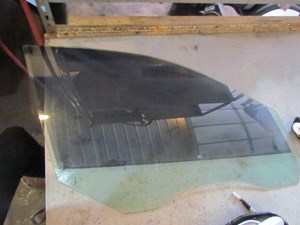 2006 BMW E60 M5 Front RH Passenger Door Glass