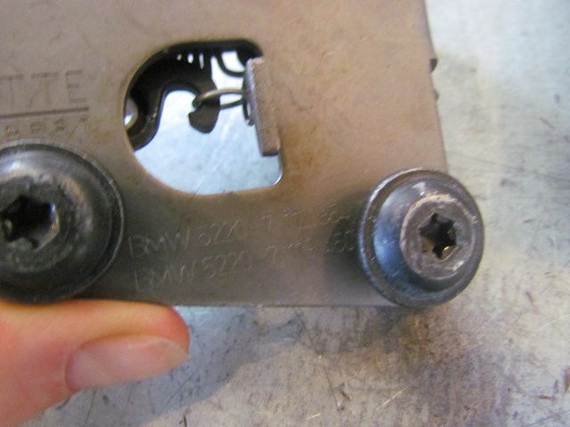 2006 BMW E60 M5 RH & LH Hood Latch Set 7 112 836 & 7 112 864