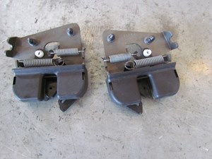 2006 BMW E60 M5 RH & LH Hood Latch Set 7 112 836 & 7 112 864
