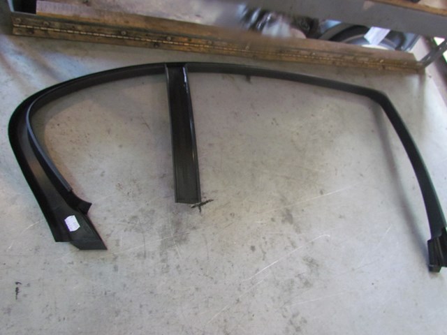 2006 BMW E60 M5 Rear RH Passenger Window Trim