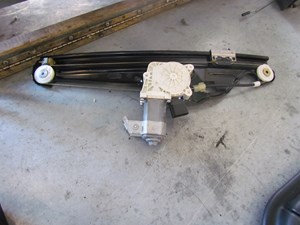 2006 BMW E60 M5 Rear RH Passenger Power Window Motor & Regulator