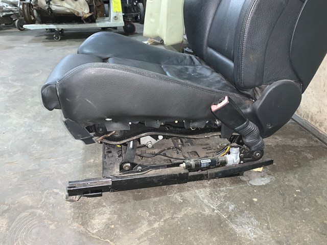 2006 BMW E60 M5 Front RH Passenger Seat (SEE SHIPPING DETAILS)