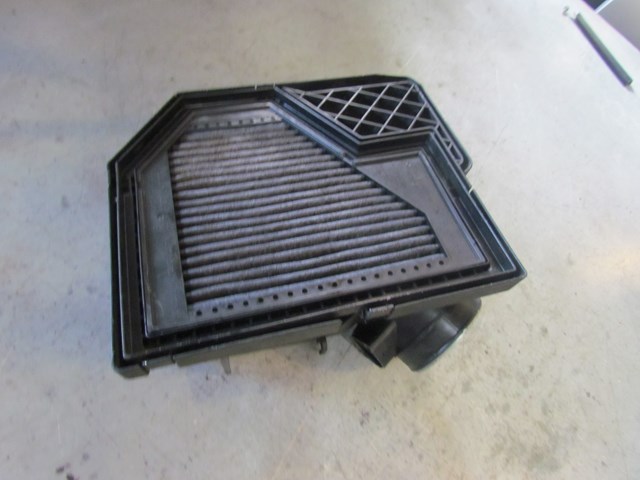 2006 BMW E60 M5 LH Driver Air Cleaner Box Cover 1371 7834740