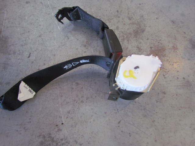 2006 BMW E60 M5 Rear Center Seat Belt & Buckle