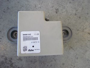 2006 BMW E60 M5 Radio Antenna Amplifier 6935024-01
