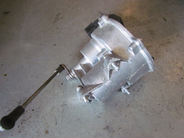 2006 BMW E60 M5 RH Throttle Body Actuator 1362 7834494-08