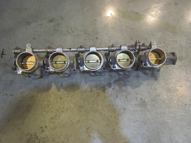 2006 BMW M5 S85 V10 LH Driver Throttle Body Bank