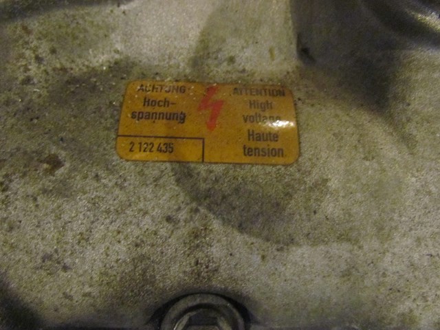 2006 BMW M5 S85 RH Passenger Valve Cover 2 122 435