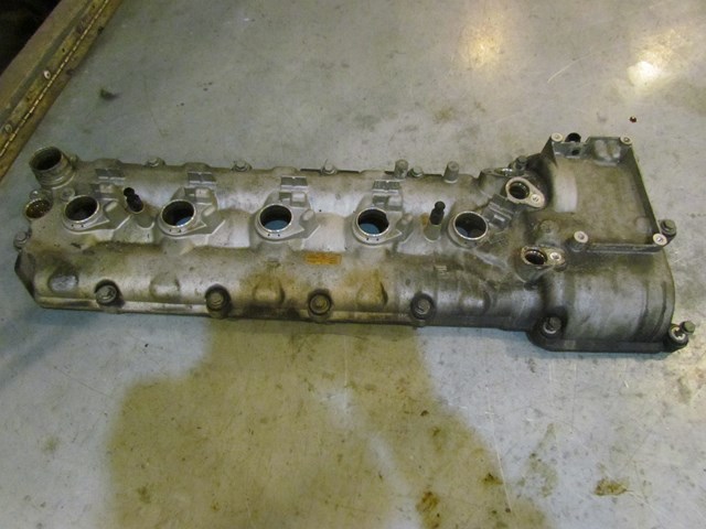 2006 BMW M5 S85 RH Passenger Valve Cover 2 122 435