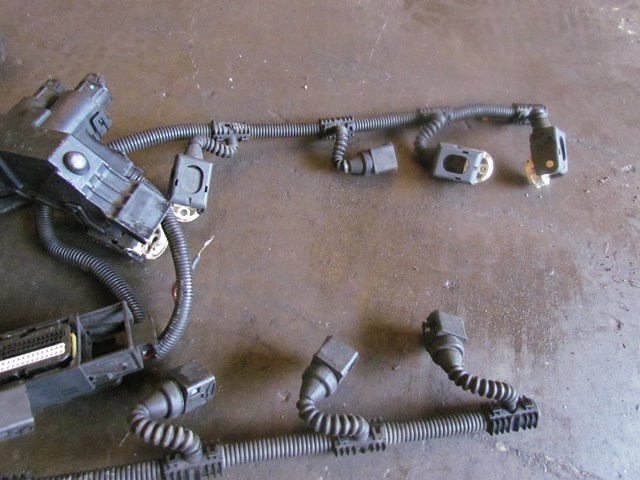 2006 BMW M5 E85 Main Engine Wiring- 1 Broken Plug-See Photos