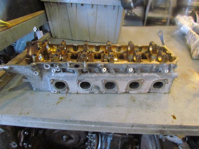 2006 BMW M5 S85 LH Driver Cylinder Head