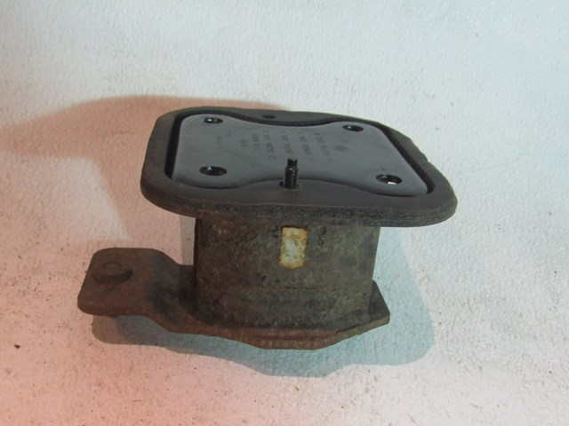 2006 BMW E60 M5 Rear LH Driver Bumper Reinforcement Mount