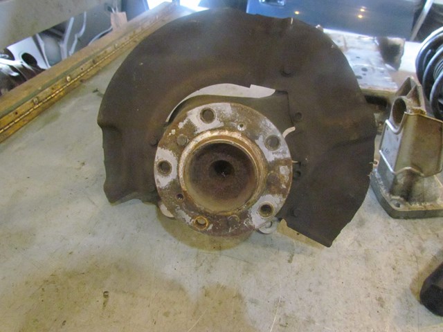 2006 BMW E60 M5 Front RH Passenger Spindle