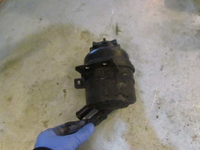 2006 BMW E60 M5 Power Steering Fluid Reservoir 
