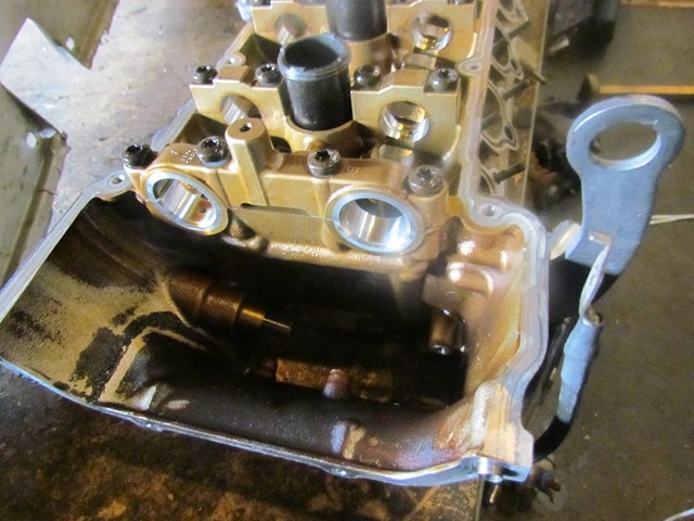 2006 BMW M5 S85 RH Passenger Cylinder Head