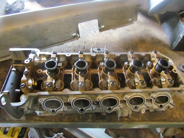 2006 BMW M5 S85 RH Passenger Cylinder Head