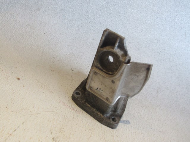 2006 BMW E60 M5 RH Passenger Engine Mount - Small Chip-See Photos