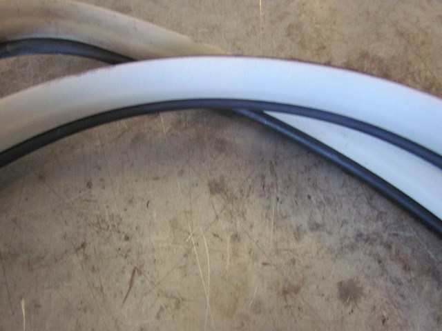 2010 Infiniti G37 Sedan Front RH Passenger Door Seal