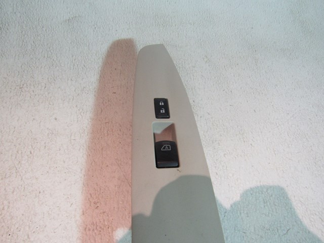 2010 Infiniti G37x Sedan Front RH Passenger Door Switch