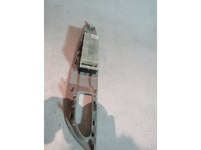 2010 Infiniti G37x Sedan Front RH Passenger Door Switch