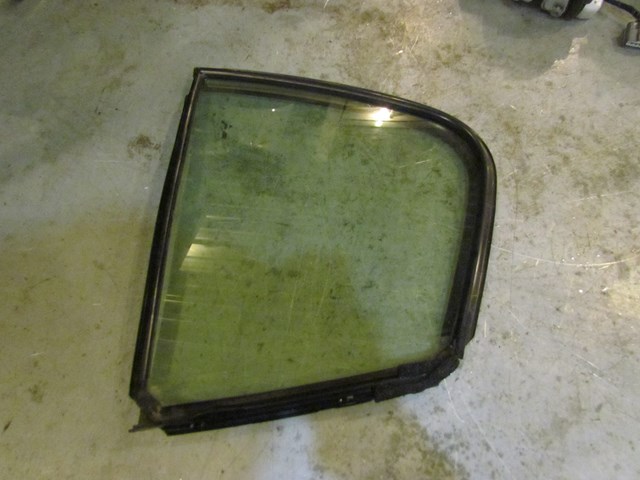 2010 Infiniti G37x Sedan Rear RH Passenger Quarter Glass