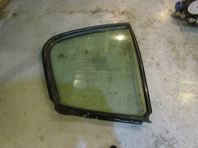 2010 Infiniti G37x Sedan Rear RH Passenger Quarter Glass