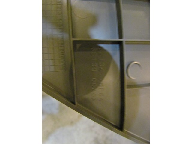 2010 Infiniti G37x Sedan RH Passenger Center Console Kick 68134 1NF0A