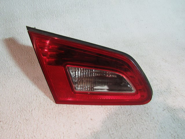  2009 2010 Infiniti G37x Sedan LH Driver Inner Trunk Mounted Tail Light