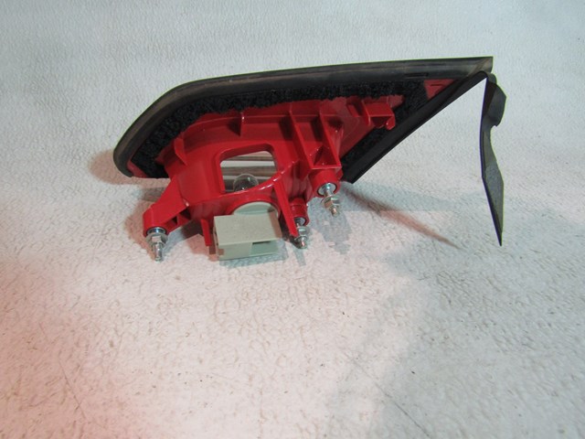  2009 2010 Infiniti G37x Sedan LH Driver Inner Trunk Mounted Tail Light