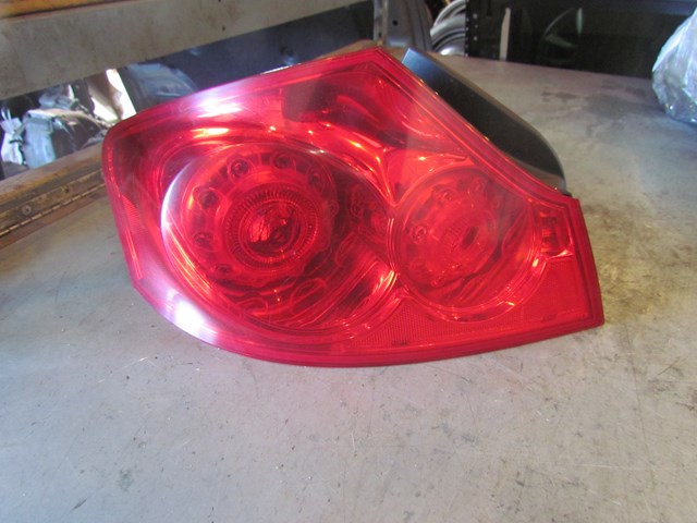 2010 Infiniti G37x Sedan LH Driver Tail Light-Quarter Mounted