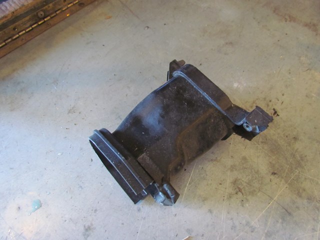 2010 Infiniti G37x Sedan LH Driver Air Duct