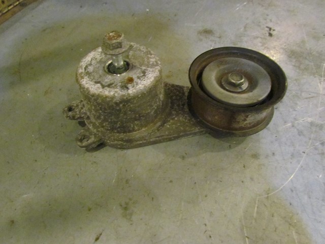 2010 Infiniti G37x Sedan Belt Tensioner