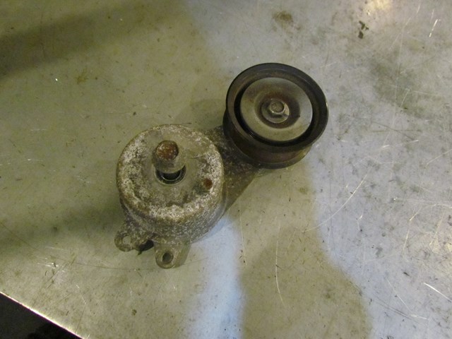 2010 Infiniti G37x Sedan Belt Tensioner
