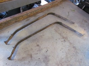 2010 Infiniti G37x Sedan Fuel Tank Straps