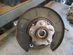 2010 Infiniti G37x Sedan Rear RH Passenger Spindle