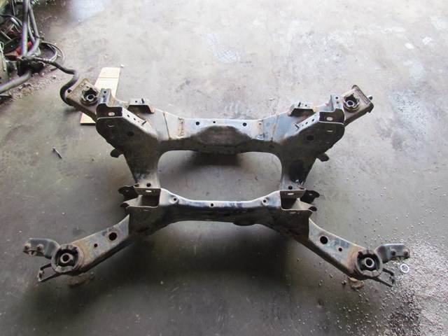 2010 Infiniti G37x Sedan Rear Subframe