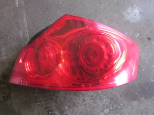 2010 Infiniti G37X Sedan RH Passenger Tail Light Quarter Mount