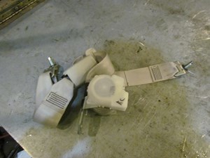 2010 Infiniti G37x Sedan Rear Center Seat Belt & Buckle