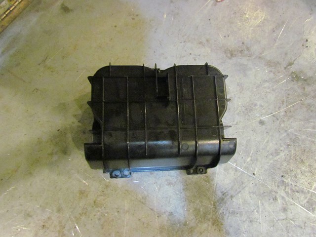 2003 Infiniti G35 Coupe Front Center Console Cup Holder