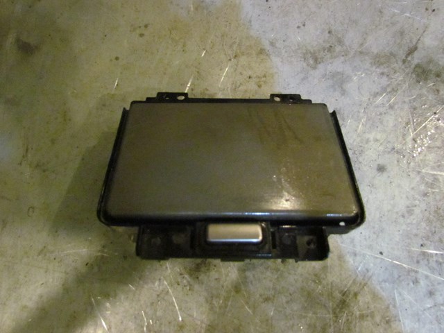 2003 Infiniti G35 Coupe Front Center Console Cup Holder