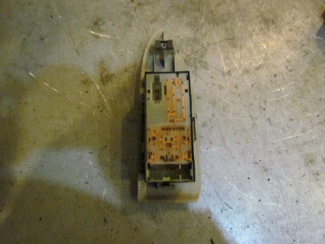 2003 Infiniti G35 Coupe LH Driver Master Door Switch 80961 AM800