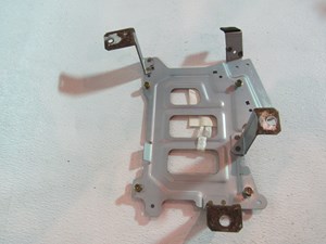 2003 2004 Infiniti G35 Coupe Amplifier Bracket