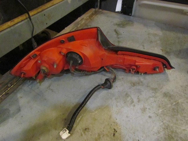 2003 Infiniti G35 Coupe RH Passenger Tail Light