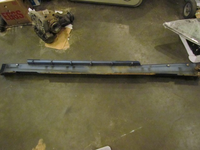 2003 Infiniti G35 Coupe LH Driver Side Skirt