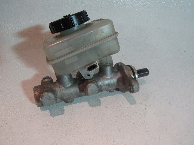 2003 Infiniti G35 Coupe Auto Trans Brake Master Cylinder