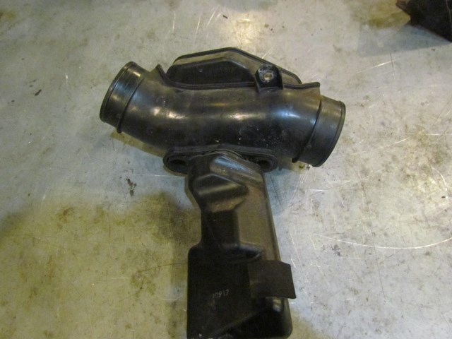 2003 Infiniti G35 Coupe Air Intake Tube